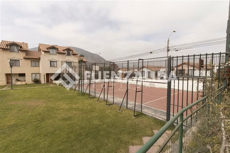 Casa en venta de 3 dorm. 3baños, 3 pisos,en La Serena