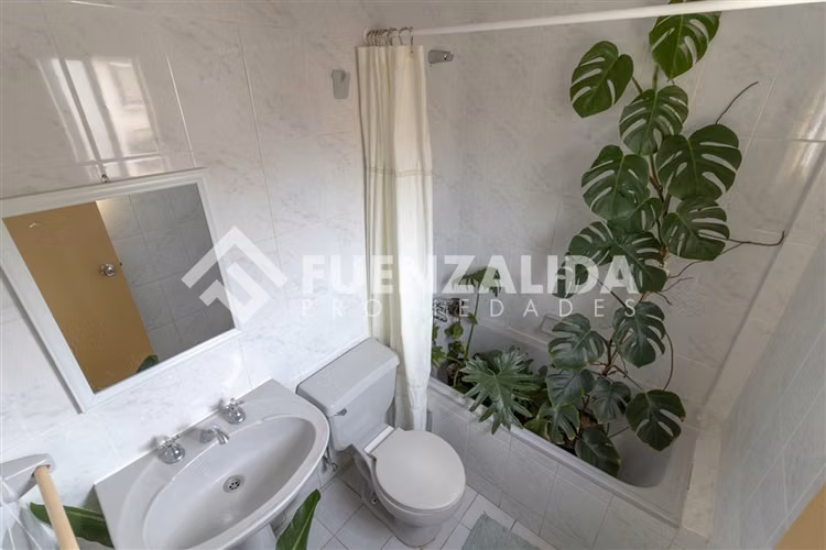 Casa en venta de 3 dorm. 3baños, 3 pisos,en La Serena