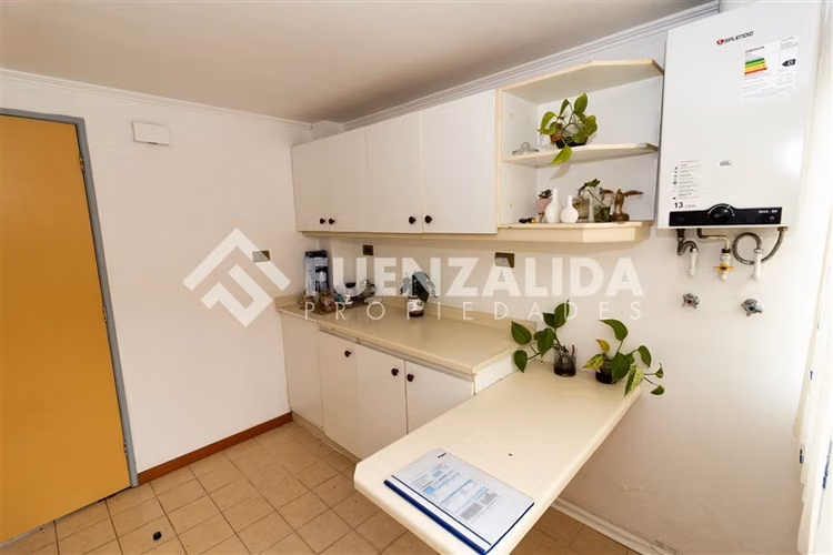 Casa en venta de 3 dorm. 3baños, 3 pisos,en La Serena