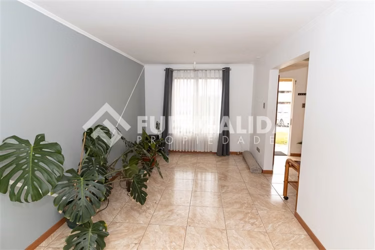 Casa en venta de 3 dorm. 3baños, 3 pisos,en La Serena