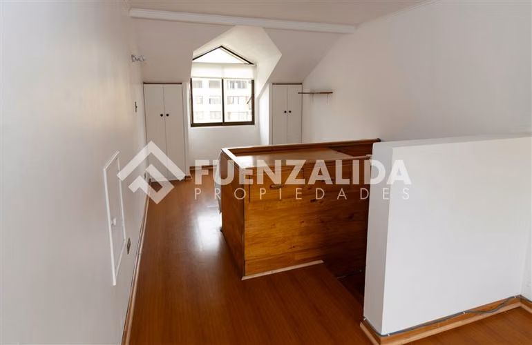 Casa en venta de 3 dorm. 3baños, 3 pisos,en La Serena