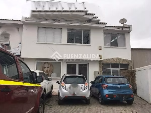 Casa en venta de 8 dorm. en La Serena
