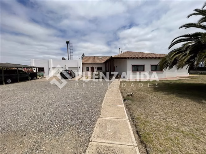 Casa en venta de 4 dorm. en La Serena - Imagen 8