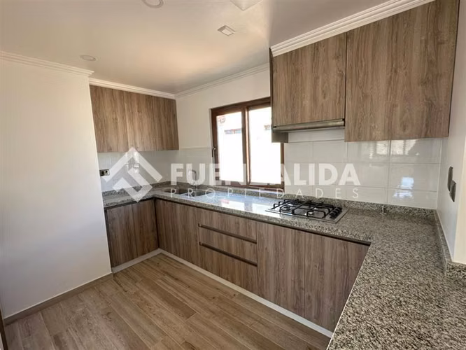 Casa en venta de 3 dorm. Peñuelas