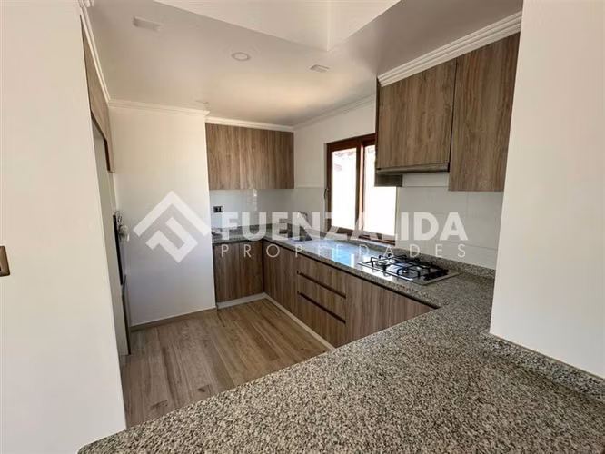 Casa en venta de 3 dorm. Peñuelas