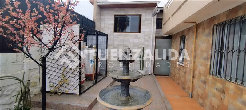 Casa con Alojamiento turistico en venta en Coquimbo