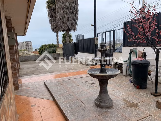 Casa con Alojamiento turistico en venta en Coquimbo