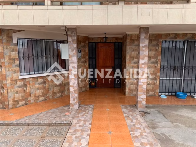 Casa con Alojamiento turistico en venta en Coquimbo