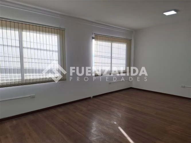 Arriendo Segundo Piso de Oficinas en el Centro de Coquimbo - Imagen 17