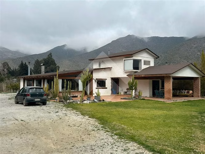 Casa en venta de 8 dorm. en Vicuña