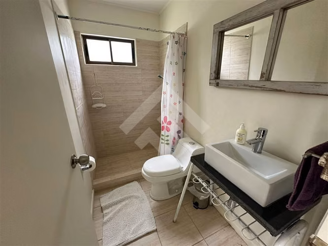 Casa en venta de 8 dorm. en Vicuña