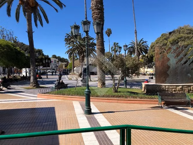 Local Comercial en arriendo en Coquimbo plaza de armas