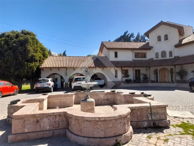 Casa en venta de 8 dorm. en Ovalle