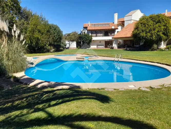 Casa en venta de 8 dorm. en Ovalle