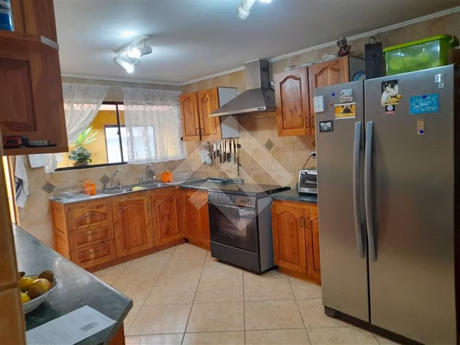 Casa en venta de 5 dorm. en Coquimbo
