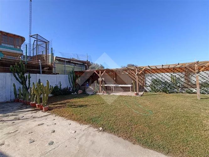 Casa en venta de 4 dorm.3 baños vista al mar en La Serena