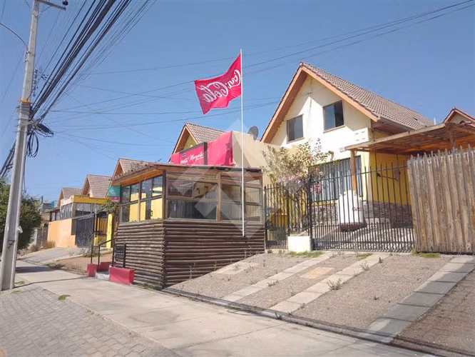 Casa en venta de 4 dorm. en La Serena