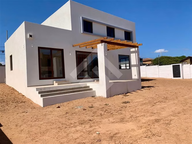 Casa en venta de 4 dorm. en Coquimbo