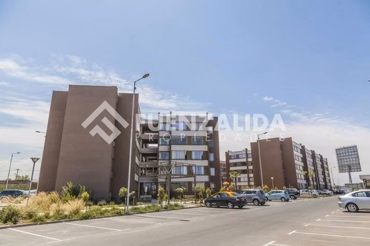 Dpto en venta de 2 dorm, estacionamiento. en Cerrillos