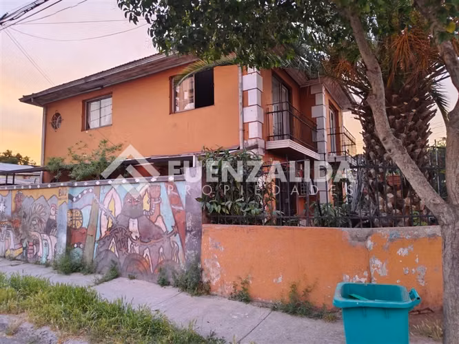 Casa en venta de 5 dorm. en Cerrillos