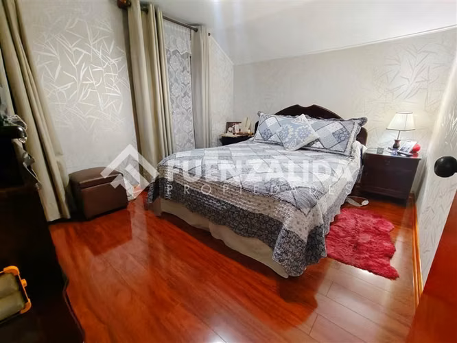 Casa en venta de 4 dorm. en Maipú
