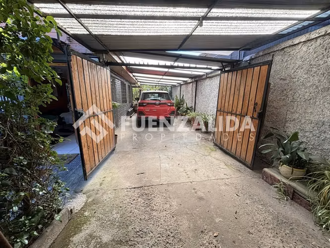 Amplia casa en venta 6 dorm. con Depto Interior en Cerrillos