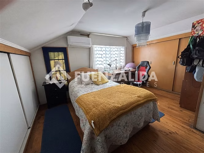 Amplia casa en venta 6 dorm. con Depto Interior en Cerrillos