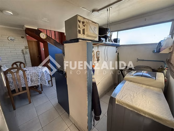 Amplia casa en venta 6 dorm. con Depto Interior en Cerrillos