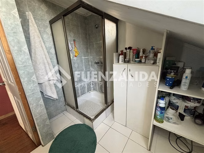 Amplia casa en venta 6 dorm. con Depto Interior en Cerrillos