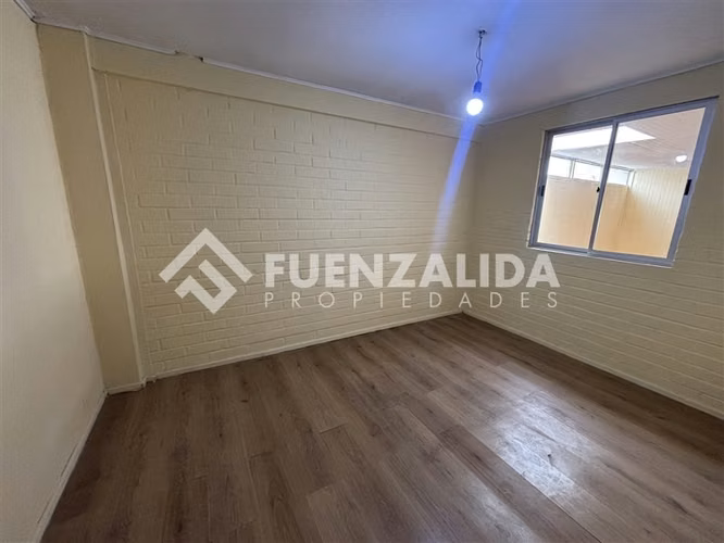 Casa en venta de 2 dorm. espaciosa para local en Maipú