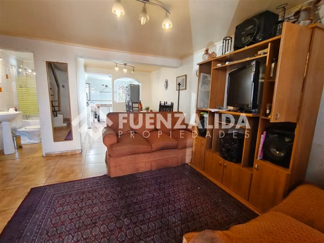 Casa en venta de 3 dorm. en La Granja acepta subsidio
