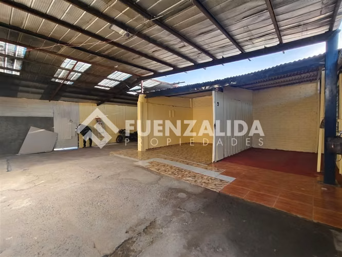 Casa en venta de 4 dorm. en Estación Central