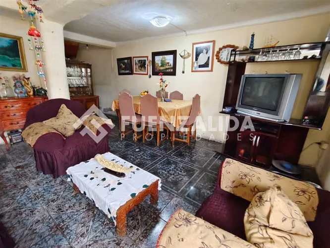 Casa en venta de 4 dorm. en Maipú