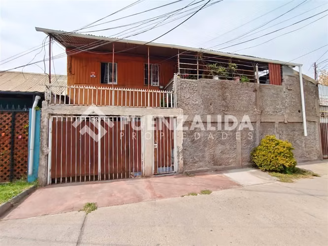 Casa en venta de 4 dorm. en Maipú