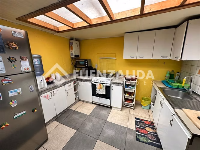 Casa en venta de 3 dorm. en pasaje cerrado y camaras Maipú