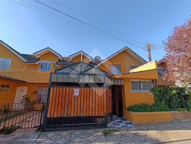 Casa en venta de 3 dorm. en Maipú