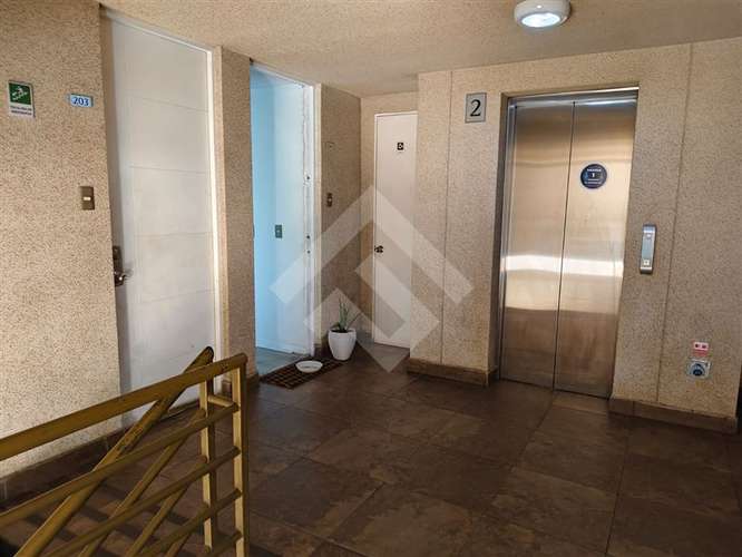 Departamento en venta de 3 dorm. en Cerrillos - Imagen 2