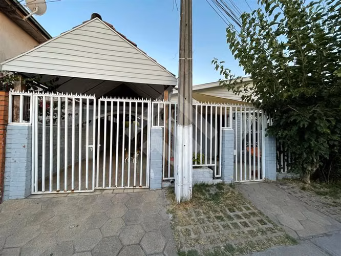 Casa en venta de 3 dorm. en Maipú
