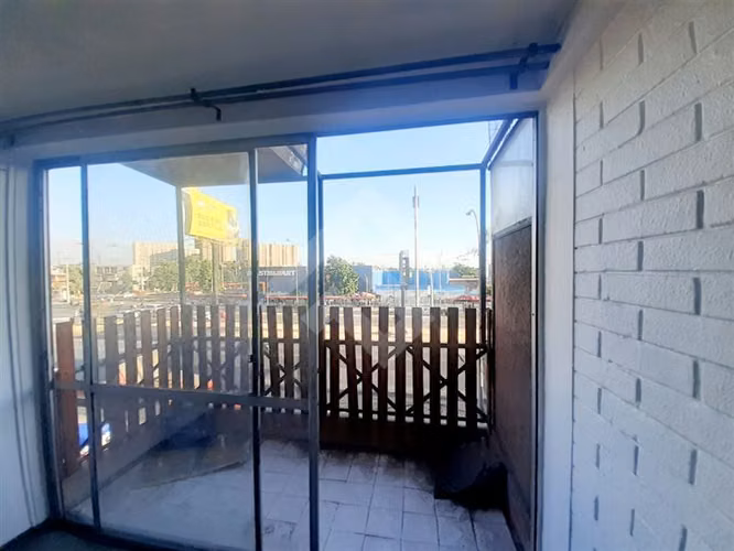 Dep. en venta de 3 dorm. con Estacionamiento Metro Las Rejas