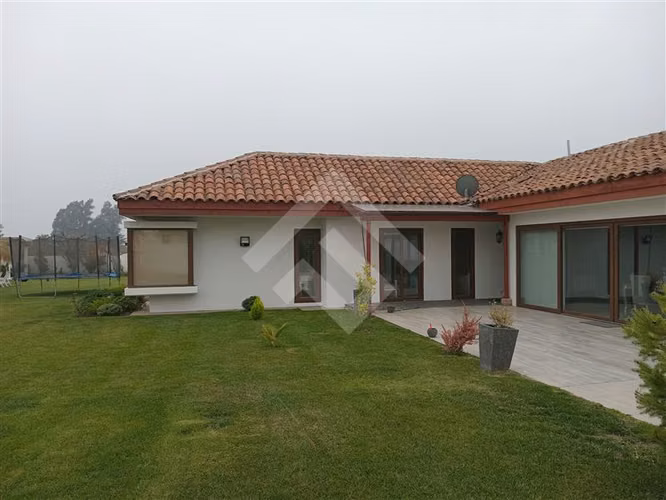 Casa en venta de 3 dorm. Maipú, En condominio.