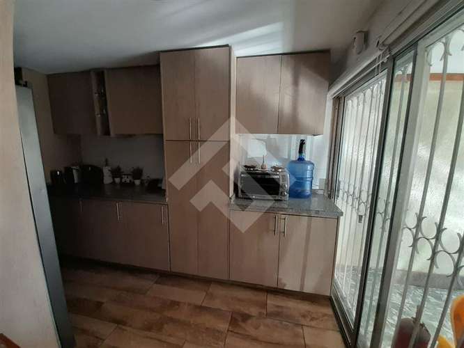 Amplia Casa en venta de 5 dorm. 3 baños en Maipú - Imagen 9