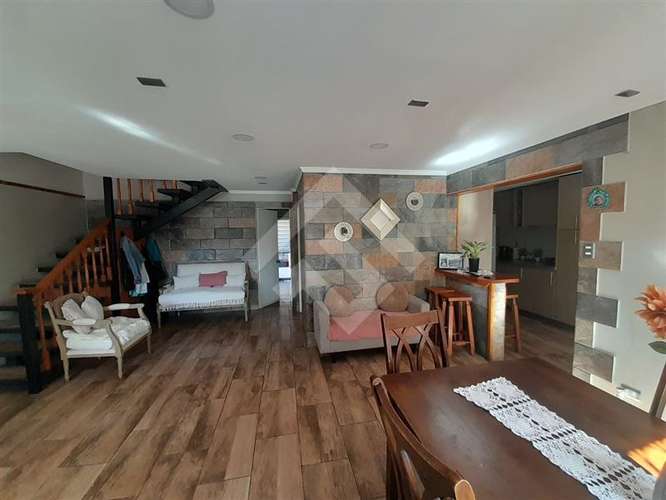 Amplia Casa en venta de 5 dorm. 3 baños en Maipú - Imagen 6