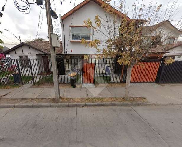 Amplia Casa en venta de 5 dorm. 3 baños en Maipú - Imagen 2