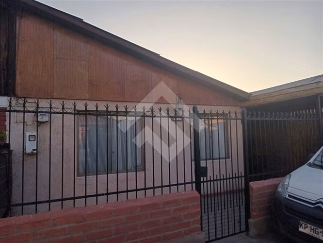 Casa en venta de 5 dorm. en Maipú villa los Heroes