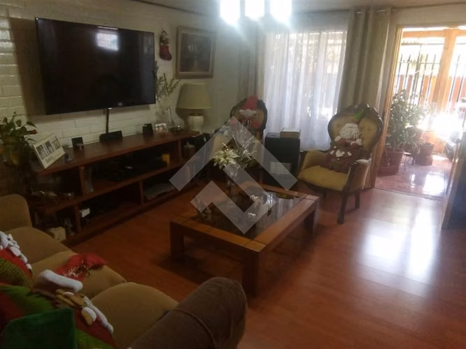 Casa en venta de 2 dorm. en Maipú