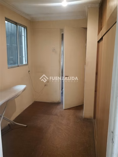 Casa en venta con gran terreno (310m2), metro las rejas