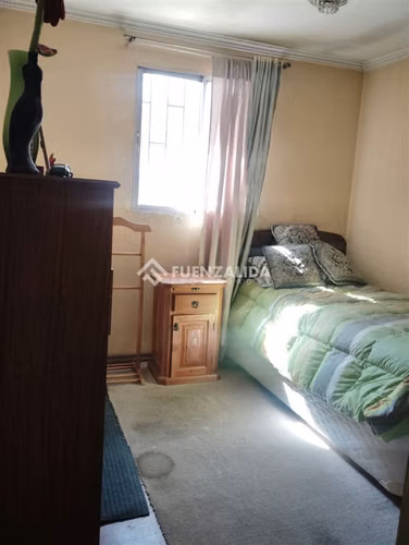 Casa en venta con gran terreno (310m2), metro las rejas