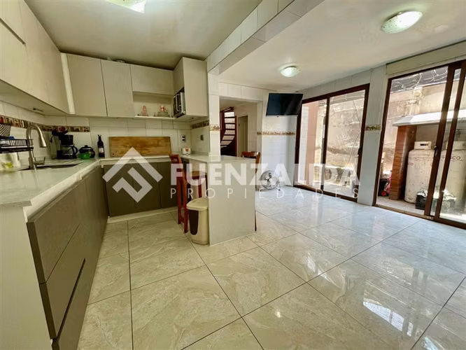 Casa en venta de 3 dorm. + 2 B. + 2 Est. en Maipú - Imagen 7