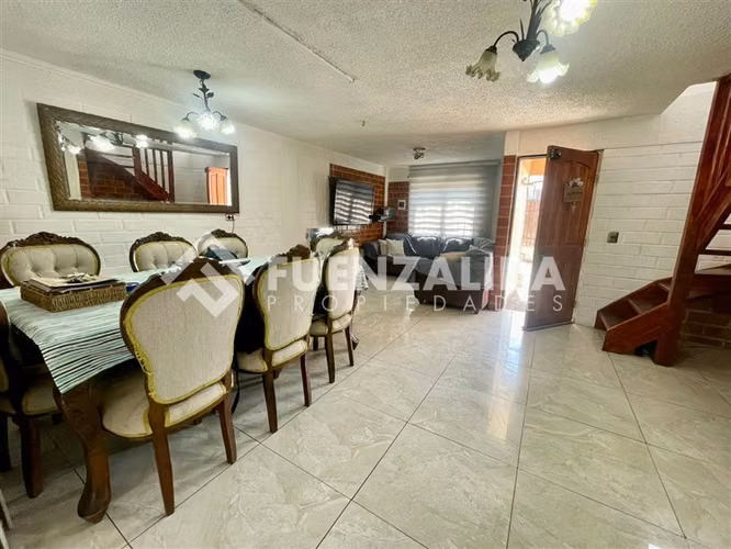 Casa en venta de 3 dorm. + 2 B. + 2 Est. en Maipú - Imagen 2