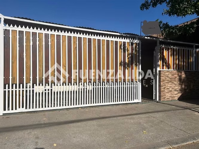 Casa en venta de 6 dorm. en Cerro Navia